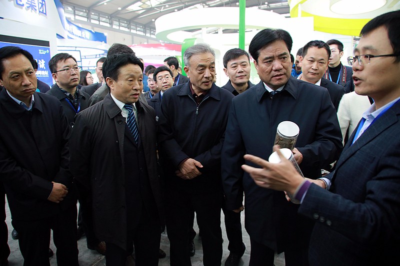 张路宏李冬玉出席2017第三届西安国际金年会产业展览会｜熊良虎致辞