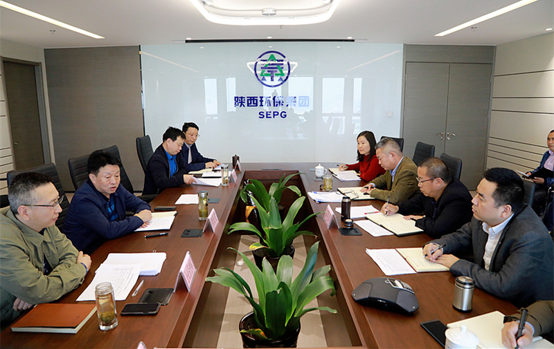 熊良虎在听取水环境公司专题汇报时强调：咬定指标、坚定信念，以决战决胜姿势完玉成年经营工作