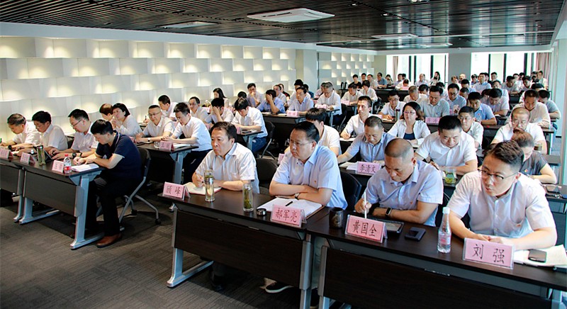 熊良虎在讲主题教育党课时指出：不忘初心铸党魂、服膺使命勇担任，永做新时期高质量发展的奋斗者