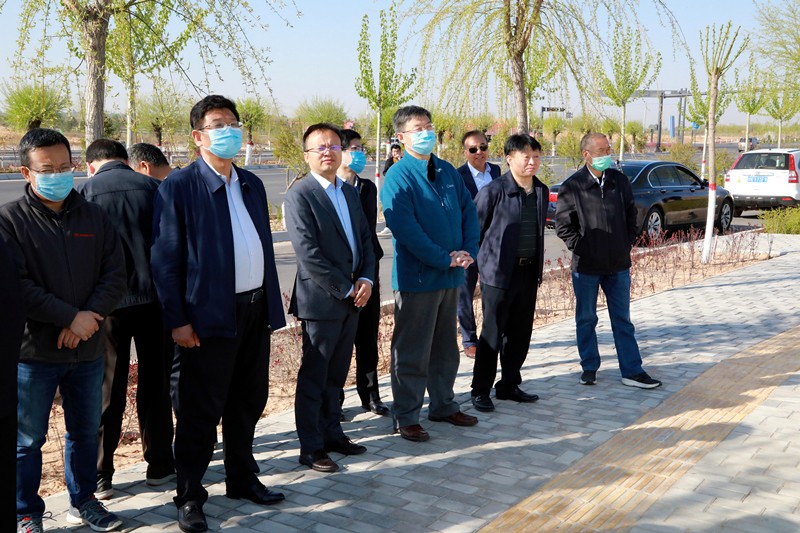 熊良虎出席省人大黄河道域陕西段生态；ず透咧柿糠⒄棺ㄌ獾餮凶富