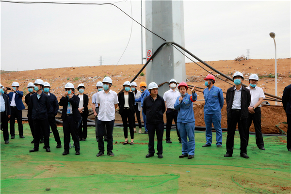 陕西金年会集团复工复产促增长项目观摩会议与会人员走进大秦国源三秦金年会秦国园区在榆项目