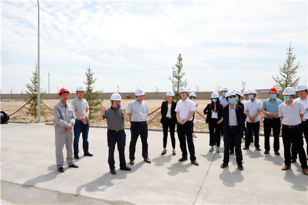 陕西金年会集团复工复产促增长项目观摩会议与会人员走进大秦国源三秦金年会秦国园区在榆项目