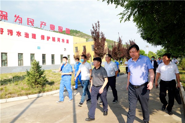 陕西金年会集团复工复产促增长项目观摩会议与会人员走进绿色能源公司油气公司水环境公司陕北片区项目