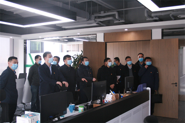 省国资委党委委员、驻委纪检监察组组长贺向东到秦创原陕西金年会集团创新中心调研