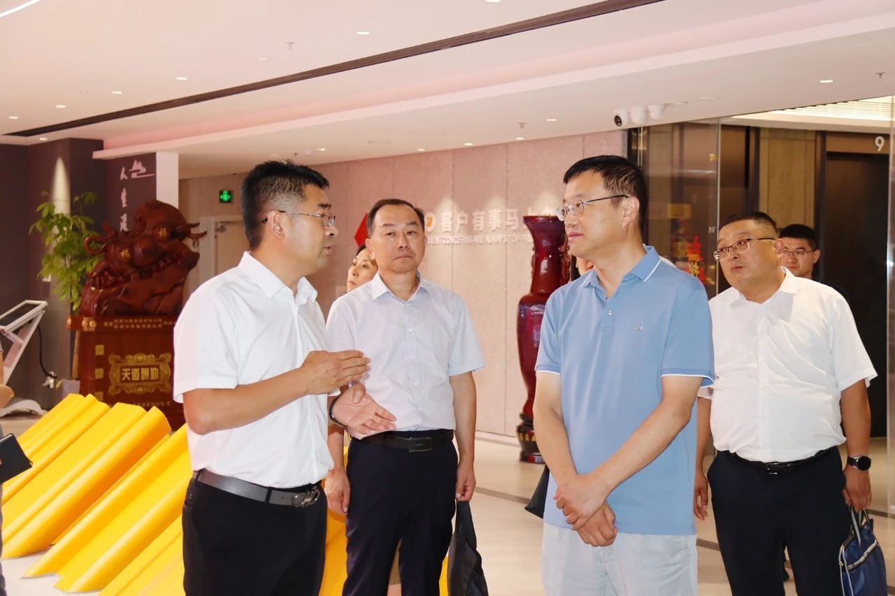 陕西金年会集团与陆运助公司座谈互换